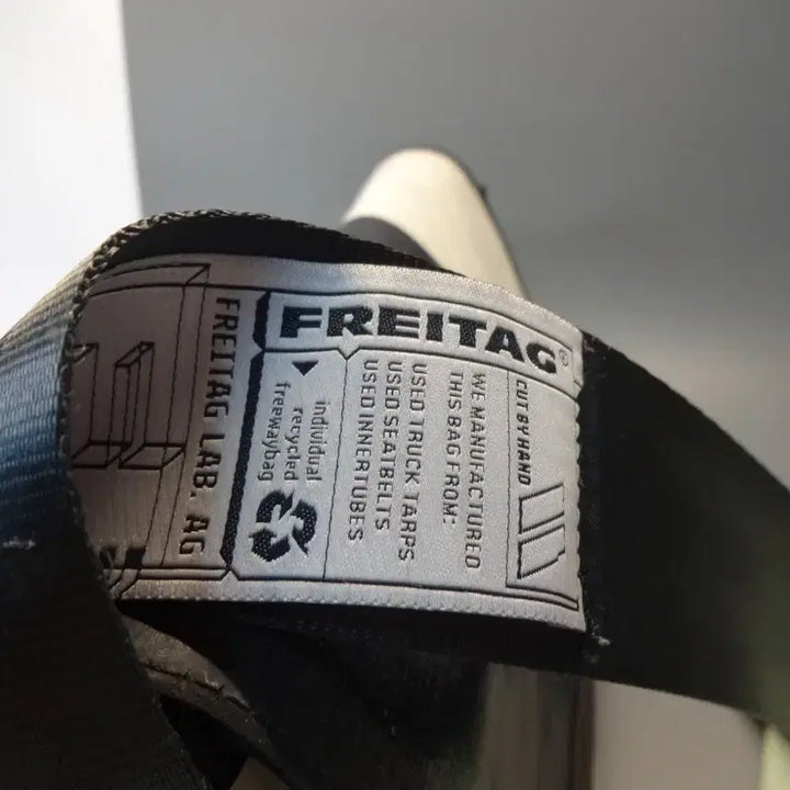 [BUNJANG] Freitag Hawaii Five-O Shoulder Bag / 프라이탁 하와이파이브오(하파오)