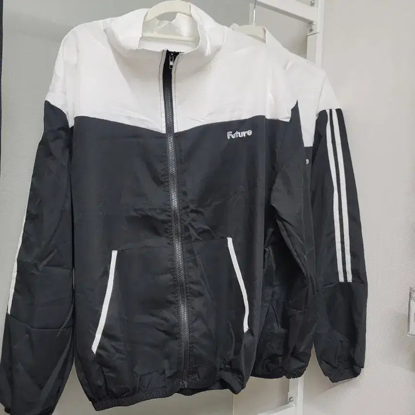 [BUNJANG] Future Black and White Windbreaker Jacket (Bundle Set) / 2장 일괄) 퓨쳐  블랙화이트 바람막이
