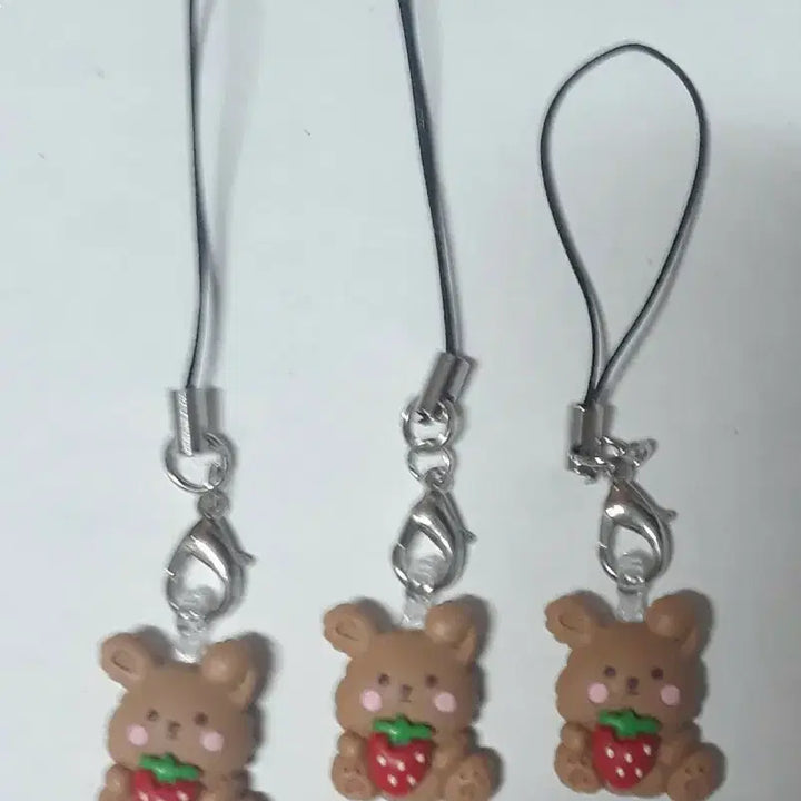 [BUNJANG] Strawberry Bunny Keyring Bundle / 딸기 안은 토끼 키링 핸드폰 고리 일괄