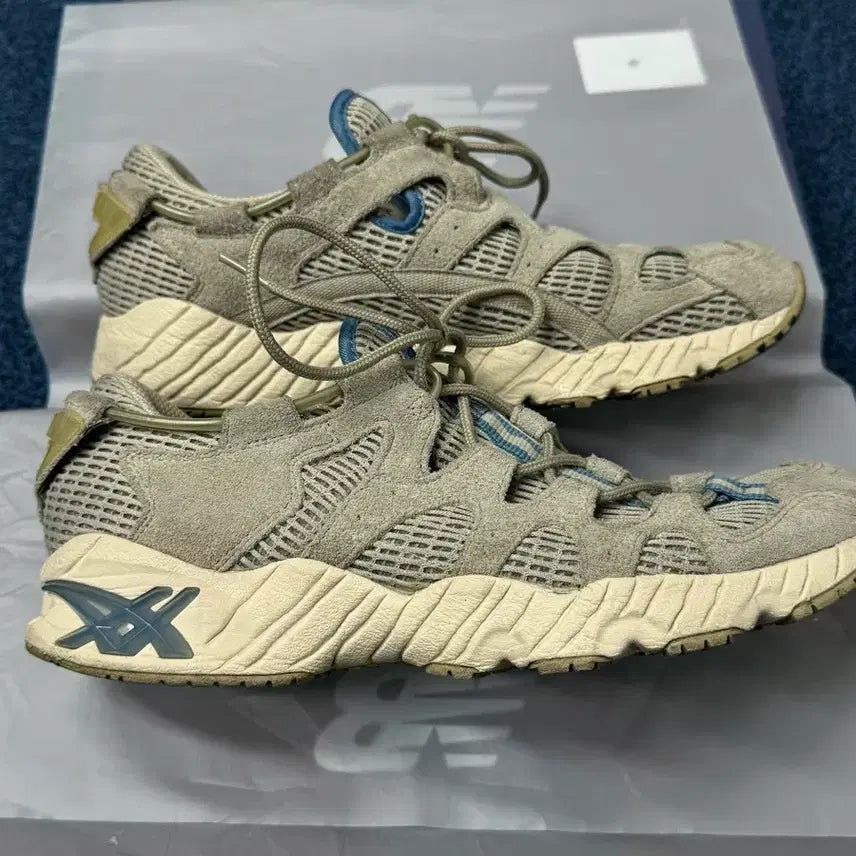 [SOLD OUT] 아식스타이거 젤마이 페더그레이 260