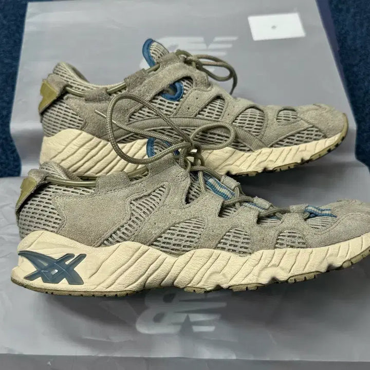 [SOLD OUT] 아식스타이거 젤마이 페더그레이 260