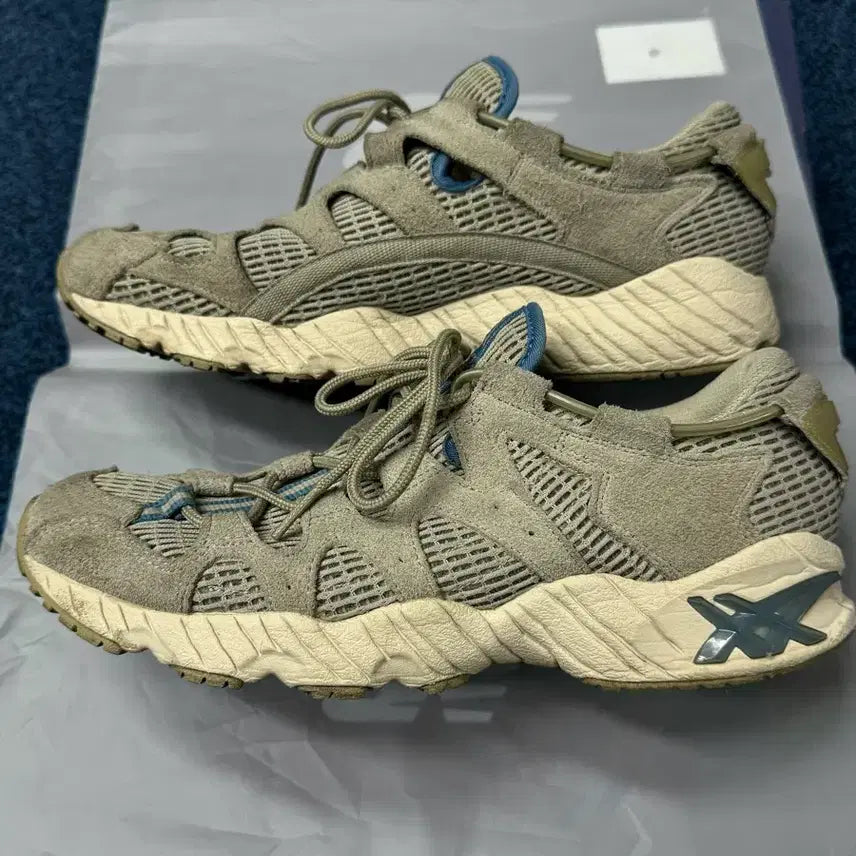 [SOLD OUT] 아식스타이거 젤마이 페더그레이 260