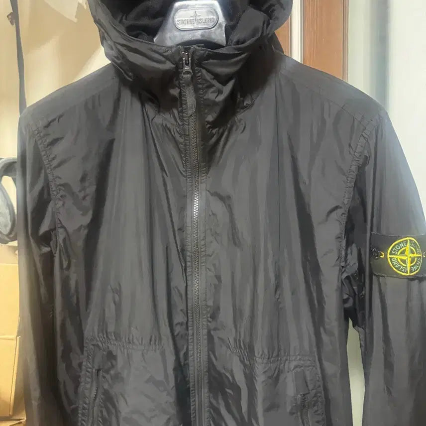 [BUNJANG] Stone Island Crinkle Reps Hooded Jacket (23ss) - Black / 23ss 스톤아일랜드 크링클랩스 후드자켓 M
