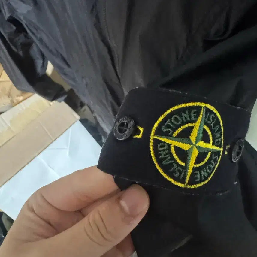 [BUNJANG] Stone Island Crinkle Reps Hooded Jacket (23ss) - Black / 23ss 스톤아일랜드 크링클랩스 후드자켓 M