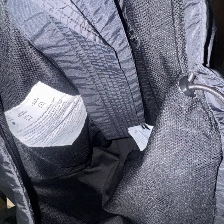 [BUNJANG] Stone Island Crinkle Reps Hooded Jacket (23ss) - Black / 23ss 스톤아일랜드 크링클랩스 후드자켓 M