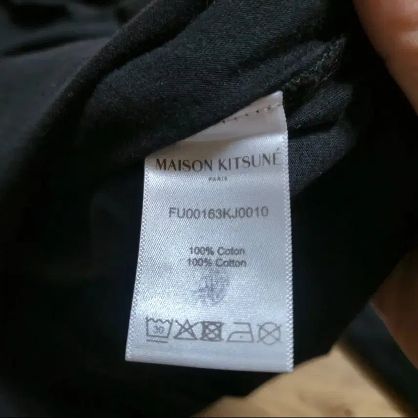 [BUNJANG] Maison Kitsune Fox Head Patch Black Long Sleeve T-shirt / 메종키츠네 폭스 헤드 패치 블랙 롱슬리브 티셔츠