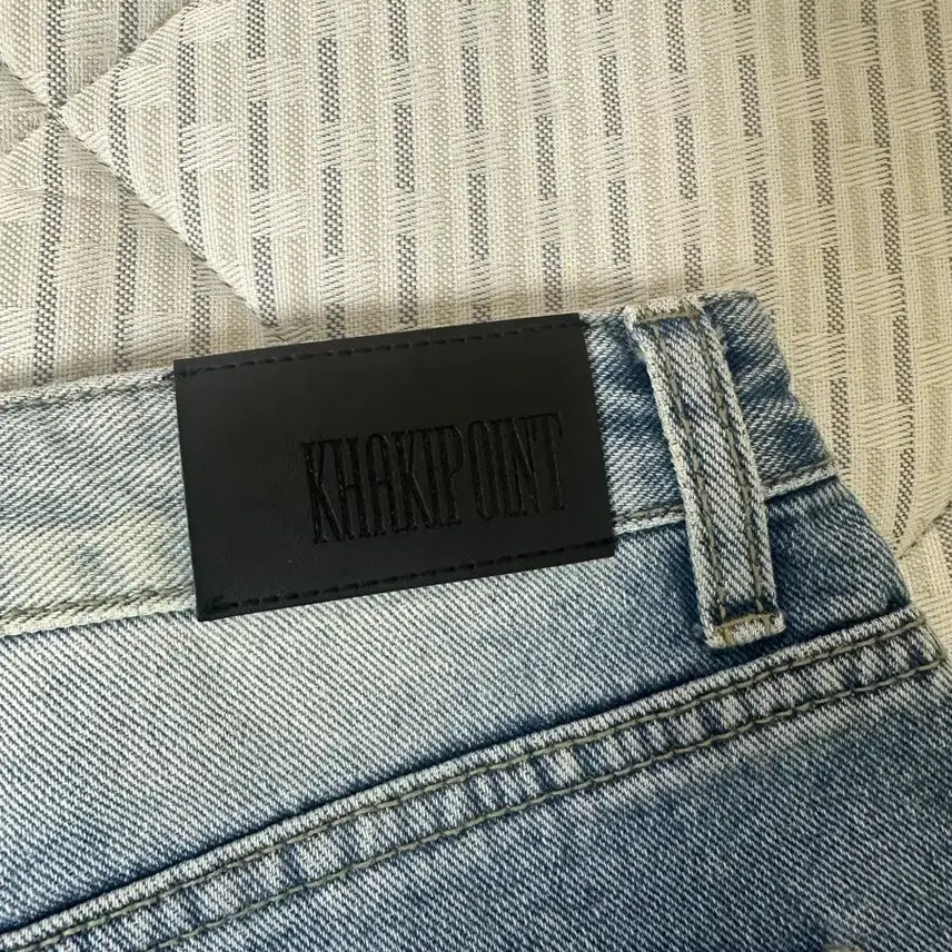 [BUNJANG] Khaki Point Slit Denim Pants / 카키포인트 슬릿 데미지 데님 팬츠