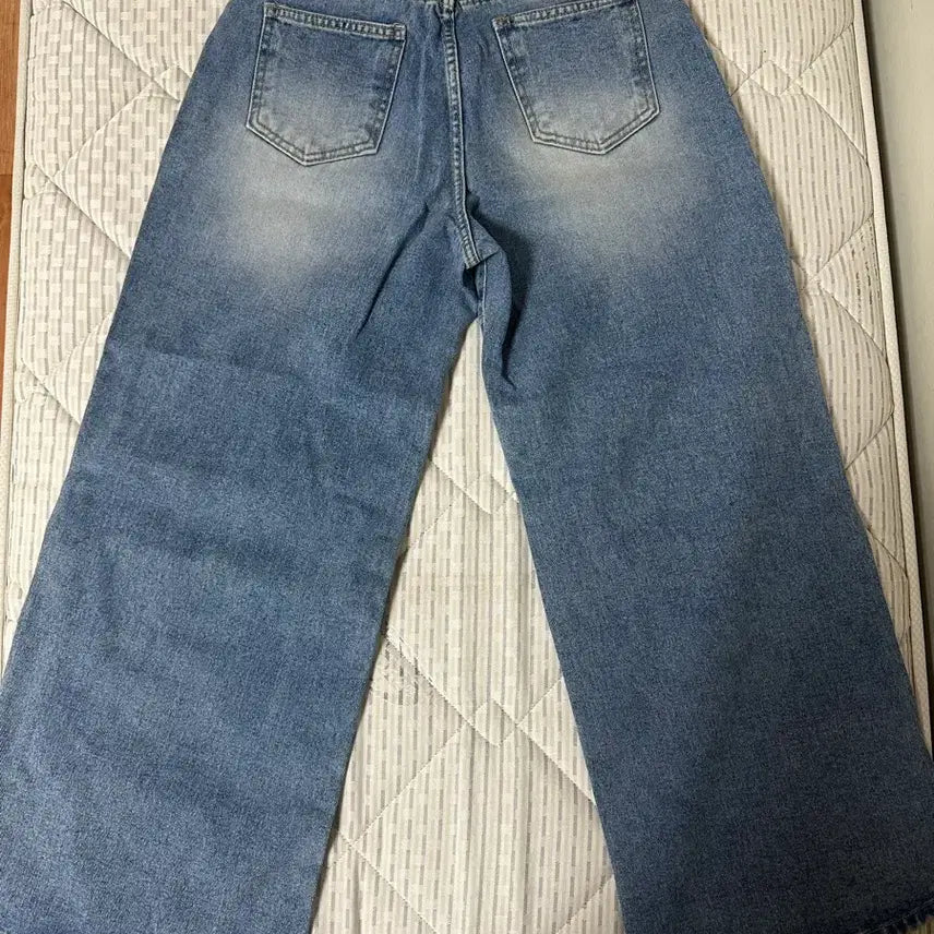 [BUNJANG] Khaki Point Slit Denim Pants / 카키포인트 슬릿 데미지 데님 팬츠