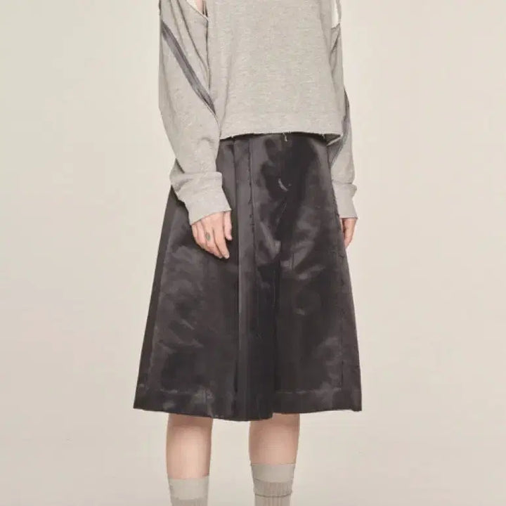 [BUNJANG] RE;CODE Cutout Detail T-shirt / RE;CODE (래코드) 어깨 트임 티셔츠 23SS