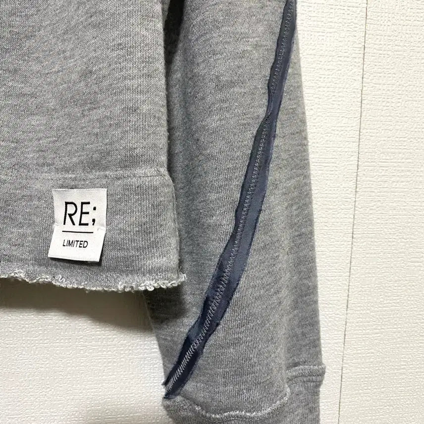[BUNJANG] RE;CODE Cutout Detail T-shirt / RE;CODE (래코드) 어깨 트임 티셔츠 23SS
