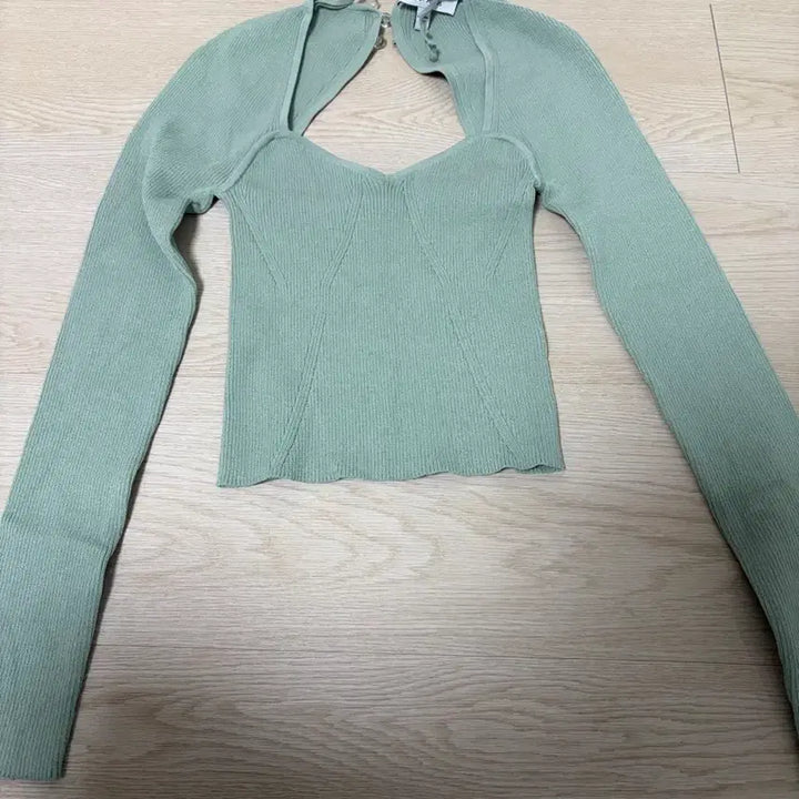 [BUNJANG] & Other Stories Heart Neck Knit Top / 앤아더스토리즈 하트넥 니트 xs사이즈