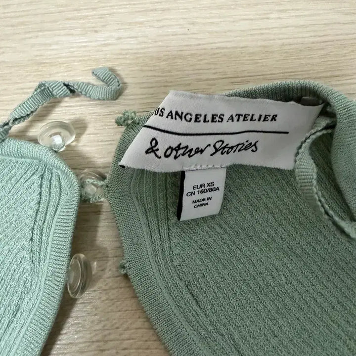 [BUNJANG] & Other Stories Heart Neck Knit Top / 앤아더스토리즈 하트넥 니트 xs사이즈