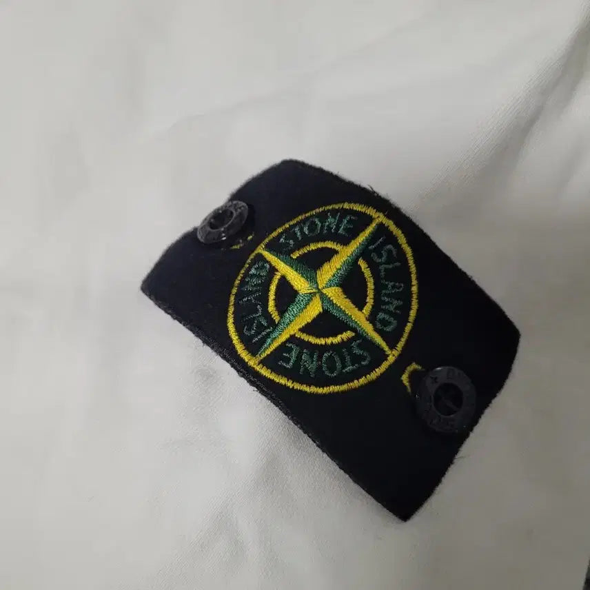 [BUNJANG] Stone Island Basic Crewneck Sweatshirt / 스톤아일랜드 화이트 맨투맨