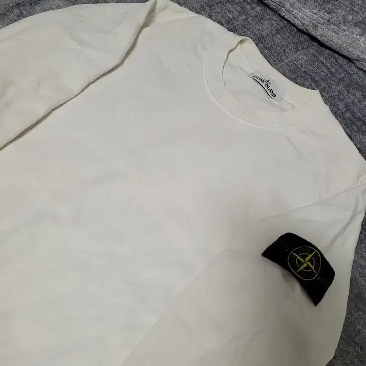 [BUNJANG] Stone Island Basic Crewneck Sweatshirt / 스톤아일랜드 화이트 맨투맨