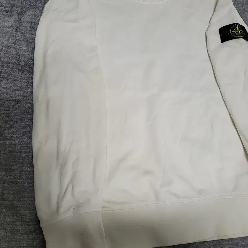 [BUNJANG] Stone Island Basic Crewneck Sweatshirt / 스톤아일랜드 화이트 맨투맨