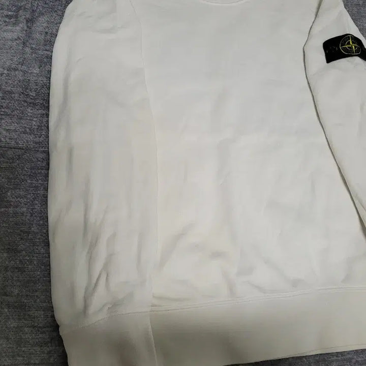 [BUNJANG] Stone Island Basic Crewneck Sweatshirt / 스톤아일랜드 화이트 맨투맨