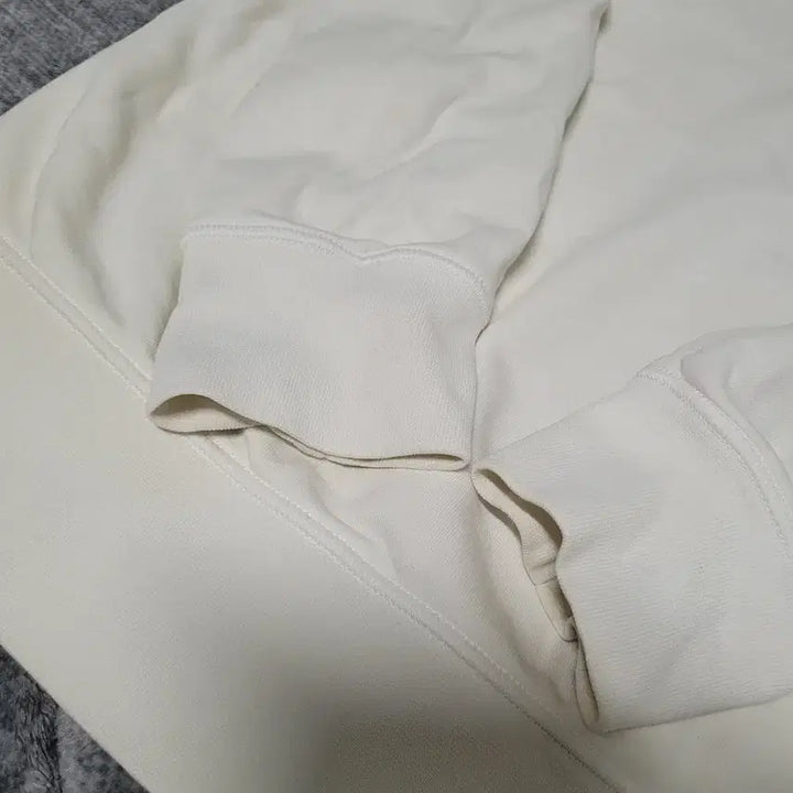 [BUNJANG] Stone Island Basic Crewneck Sweatshirt / 스톤아일랜드 화이트 맨투맨