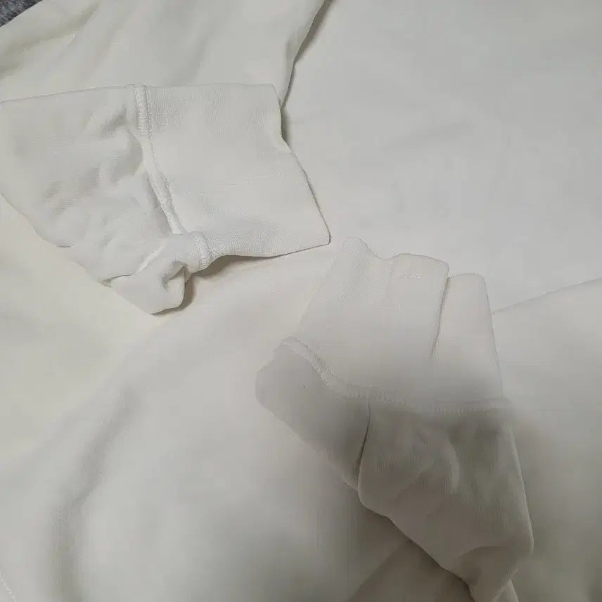 [BUNJANG] Stone Island Basic Crewneck Sweatshirt / 스톤아일랜드 화이트 맨투맨