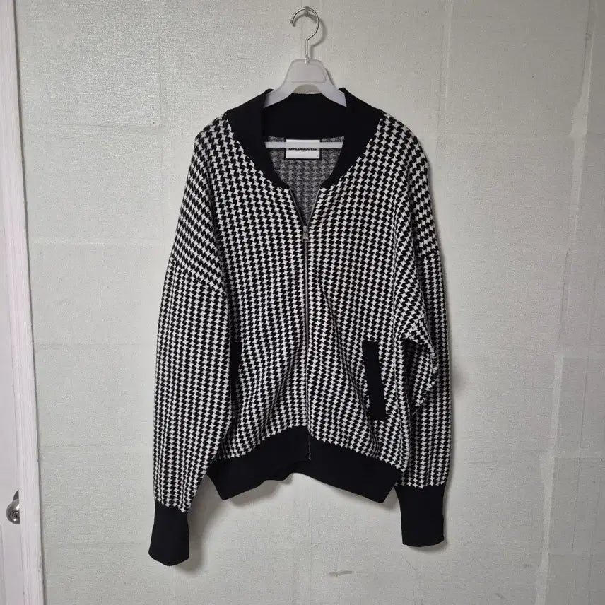 [SOLD OUT] 칼 라거펠트 하운드투스 니트 집업 77