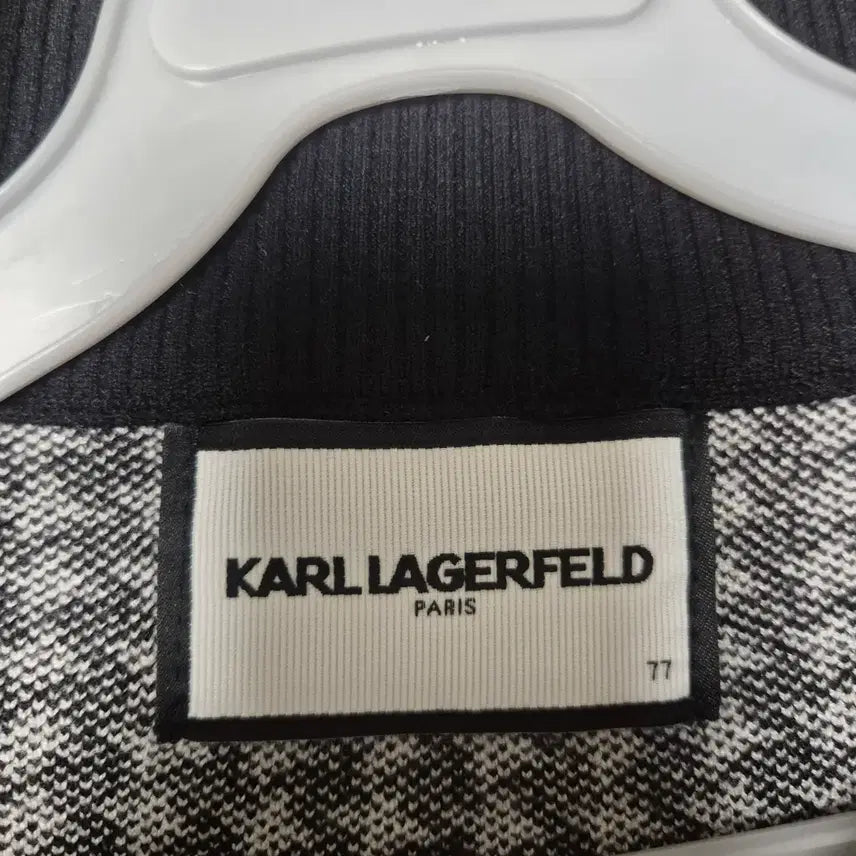 [SOLD OUT] 칼 라거펠트 하운드투스 니트 집업 77