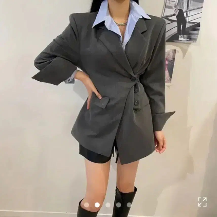 [BUNJANG] Love in Us Asymmetrical Button Jacket / 새상품)럽인업 언발 버튼 자켓(원피스로도 가능)