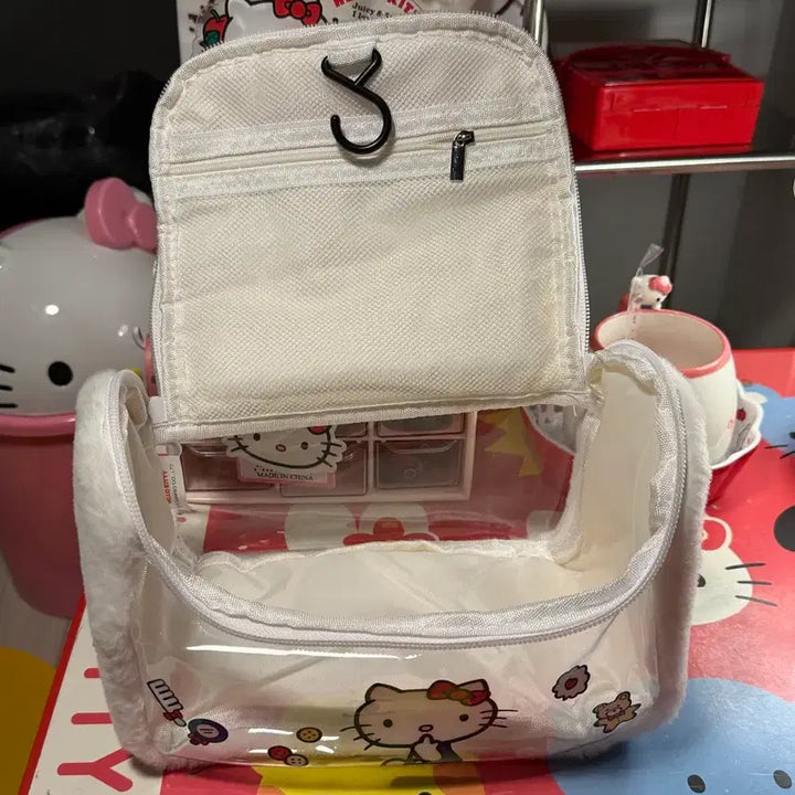 [BUNJANG] Hello Kitty Fur Pouch Bag / 헬로키티 퍼 파우치 가방