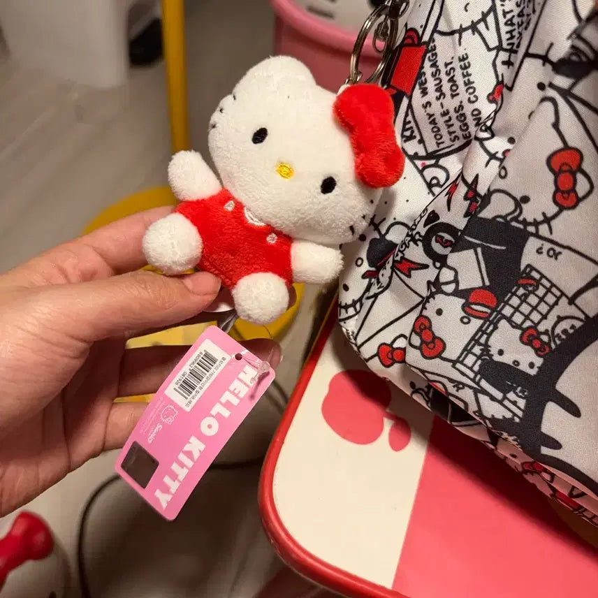 [BUNJANG] Hello Kitty Backpack + Keychain Doll Set / 헬로키티 백팩 + 키링 인형 세트