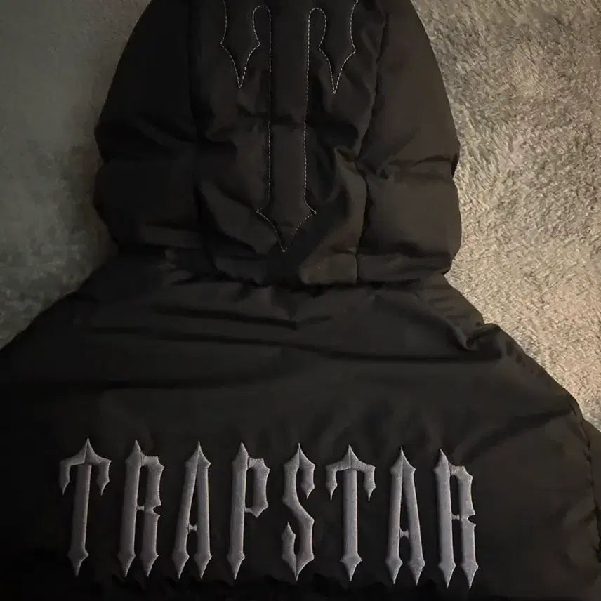 [BUNJANG] Trapstar Black Padded Jumper Hooded Jacket / 트랩스타 블랙 패딩 점퍼 후드