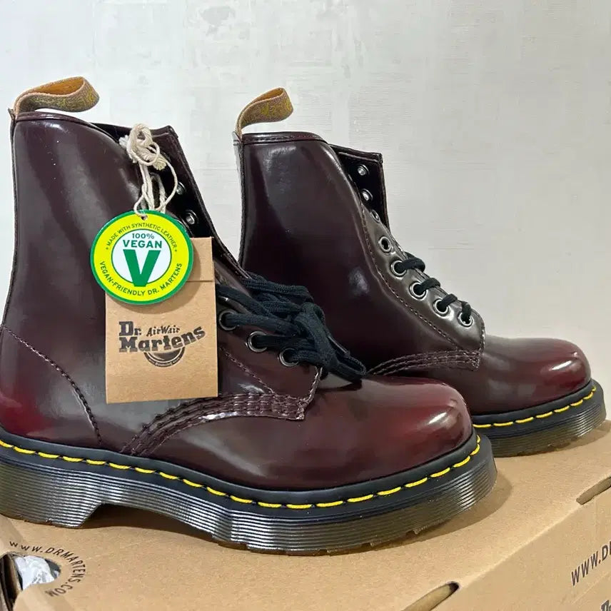 [BUNJANG] Dr. Martens 1460 Vegan Cherry Red Boots / (220) 닥터마틴 1460 비건 체리레드