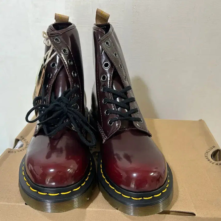 [BUNJANG] Dr. Martens 1460 Vegan Cherry Red Boots / (220) 닥터마틴 1460 비건 체리레드
