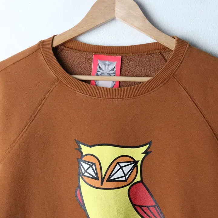 [BUNJANG] Lucky Chouette Men's Sweatshirt Owl Semi-crop Brown / W(M) 럭키슈에뜨 맨투맨 티셔츠 부엉이 세미크롭 기모 브라운-17512