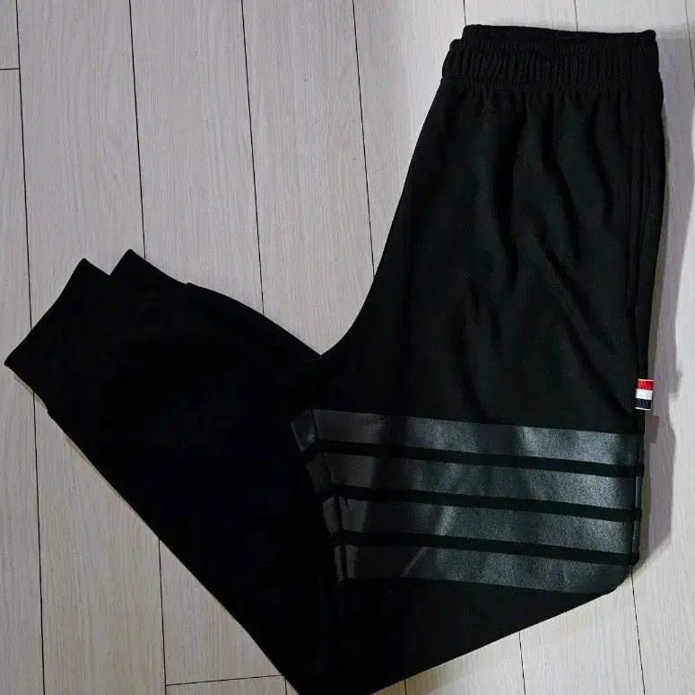 [BUNJANG] Thom Browne Black Training Pants / 톰브라운 블랙 삼선 트레이닝 바지