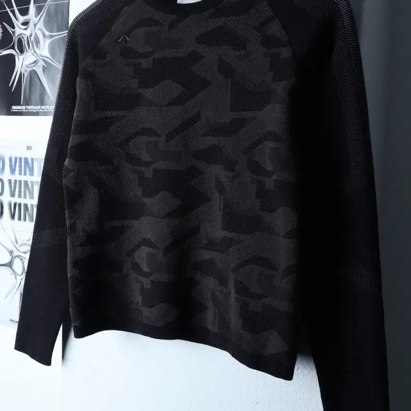 [BUNJANG] Descente Knit Pattern Black Crop Old School / W(S) 데상트 니트 패턴 블랙 크롭 올드스쿨-1751C