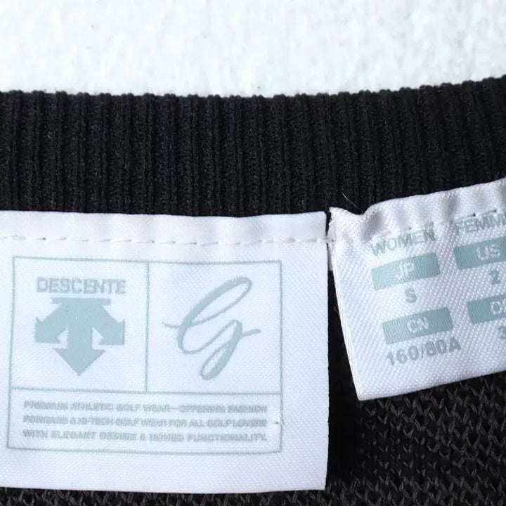 [BUNJANG] Descente Knit Pattern Black Crop Old School / W(S) 데상트 니트 패턴 블랙 크롭 올드스쿨-1751C