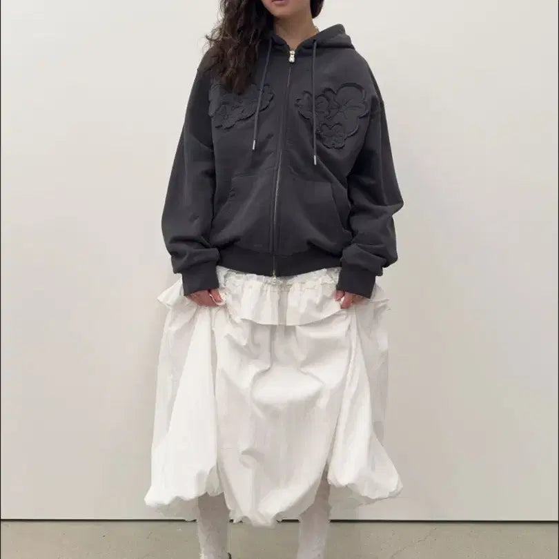 [BUNJANG] Type Service Flower Applique Zip Hoodie / (새상품) 타입서비스 플라워 후드집업 차콜