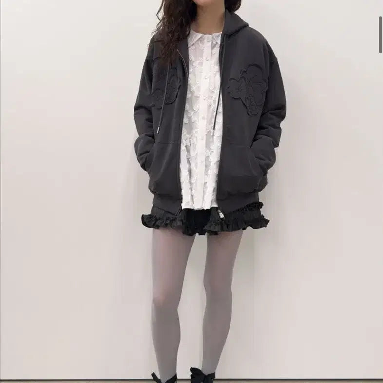 [BUNJANG] Type Service Flower Applique Zip Hoodie / (새상품) 타입서비스 플라워 후드집업 차콜