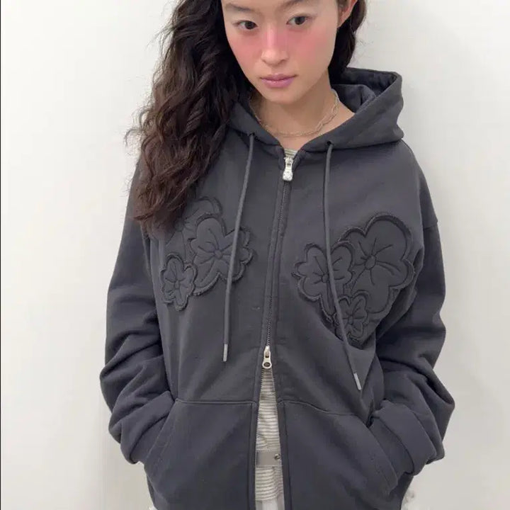[BUNJANG] Type Service Flower Applique Zip Hoodie / (새상품) 타입서비스 플라워 후드집업 차콜
