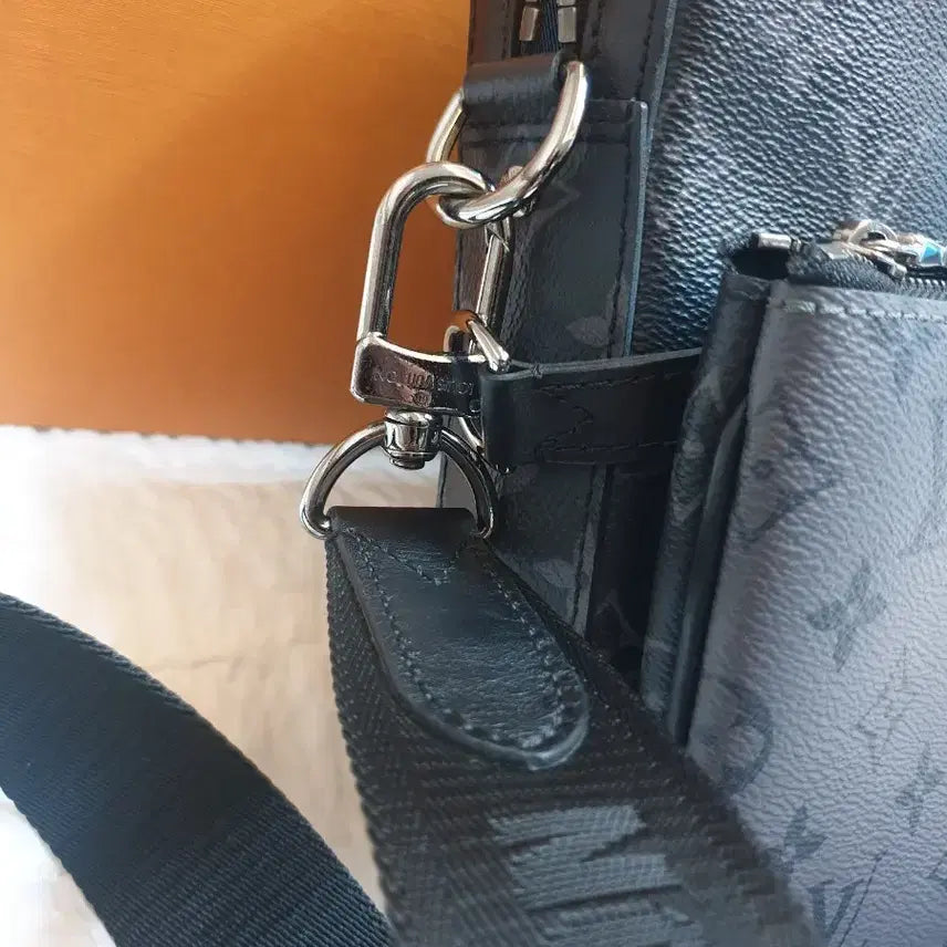 [BUNJANG] Louis Vuitton Trio Messenger Bag / 루이비통가방