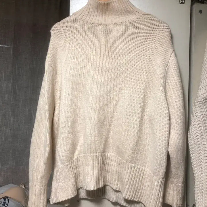 [BUNJANG] ZARA Ivory Turtleneck Knit Sweater / 자라 아이보리색 터틀넥 니트
