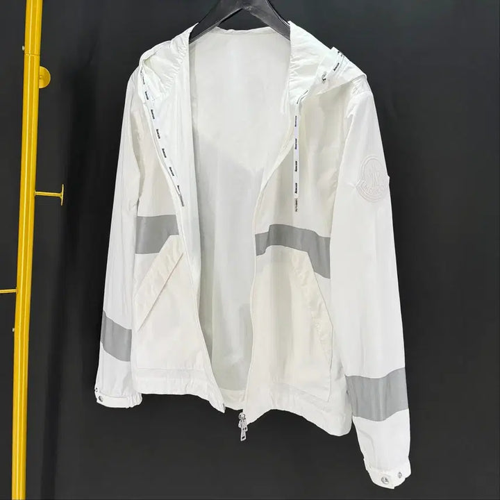 [BUNJANG] Moncler Big Logo Windbreaker Hooded Jacket White / [2사이즈] 몽클레어 빅로고 바람막이 후드 자켓 화이트