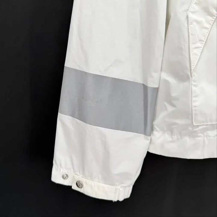 [BUNJANG] Moncler Big Logo Windbreaker Hooded Jacket White / [2사이즈] 몽클레어 빅로고 바람막이 후드 자켓 화이트
