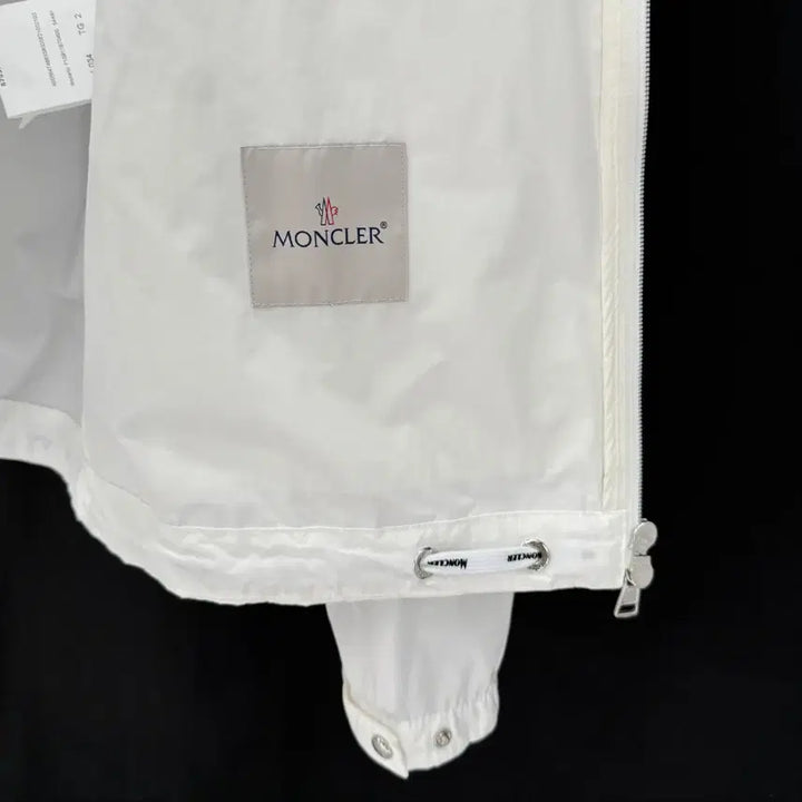 [BUNJANG] Moncler Big Logo Windbreaker Hooded Jacket White / [2사이즈] 몽클레어 빅로고 바람막이 후드 자켓 화이트
