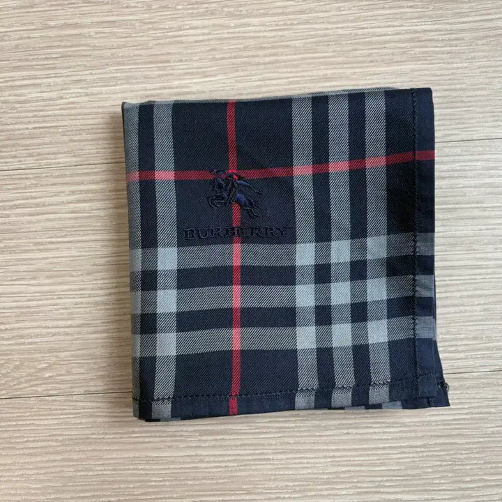 [BUNJANG] Burberry Check Handkerchief / 버버리 체크 손수건