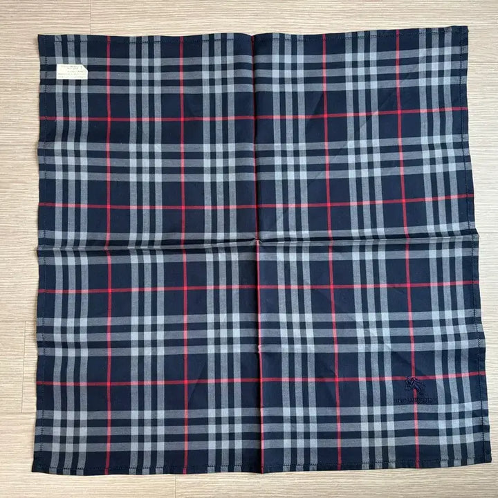[BUNJANG] Burberry Check Handkerchief / 버버리 체크 손수건