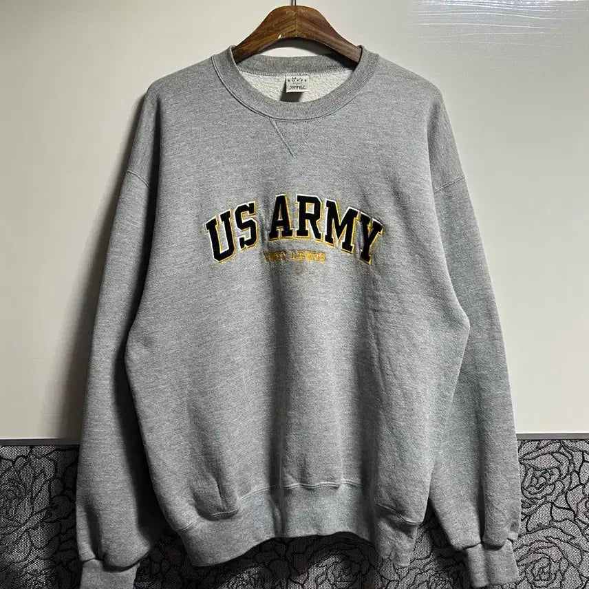 [BUNJANG] Vintage US Army Sweatshirt by MJ Soffe / 빈티지 US Army 맨투맨