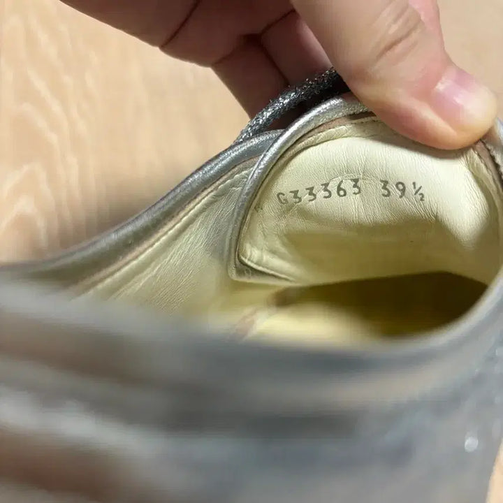 [BUNJANG] CHANEL Leather Silver Sneakers / CHANEL 샤넬 레더 실버 스니커즈 39.5