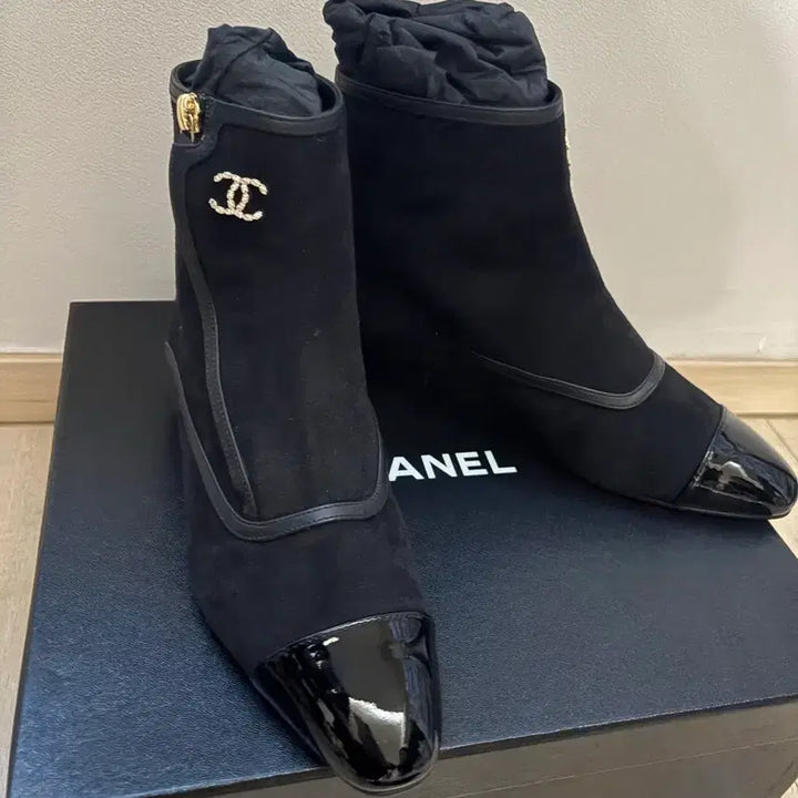 [BUNJANG] Chanel Suede Ankle Boots / 샤넬 블랙 스웨이드 앵클 부츠 쇼핑백 풀셋