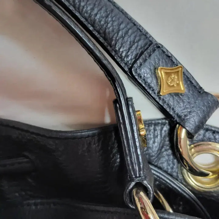 [BUNJANG] MCM Black Leather Shoulder Bag / MCM 블랙 레더 숄더백  성주택