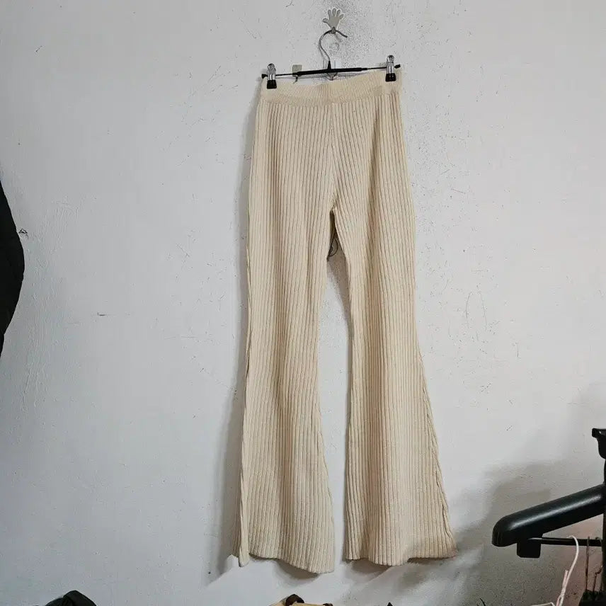 [BUNJANG] Ivory Ribbed Knit Bootcut Pants / 아이보리 니트 골지 부츠컷 팬츠