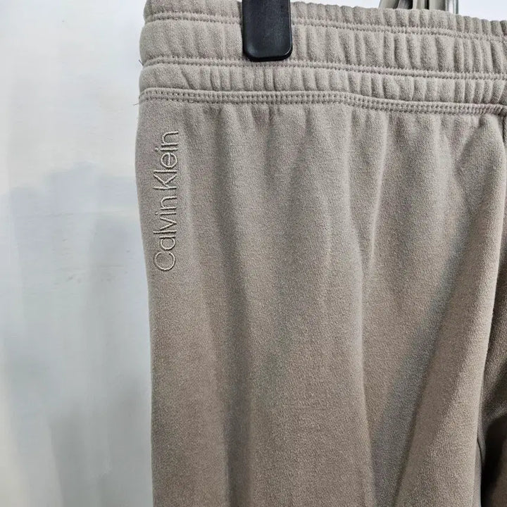 [BUNJANG] Calvin Klein Training Pants 31 inch / 캘빈클라인 트레이닝 팬츠 31인치